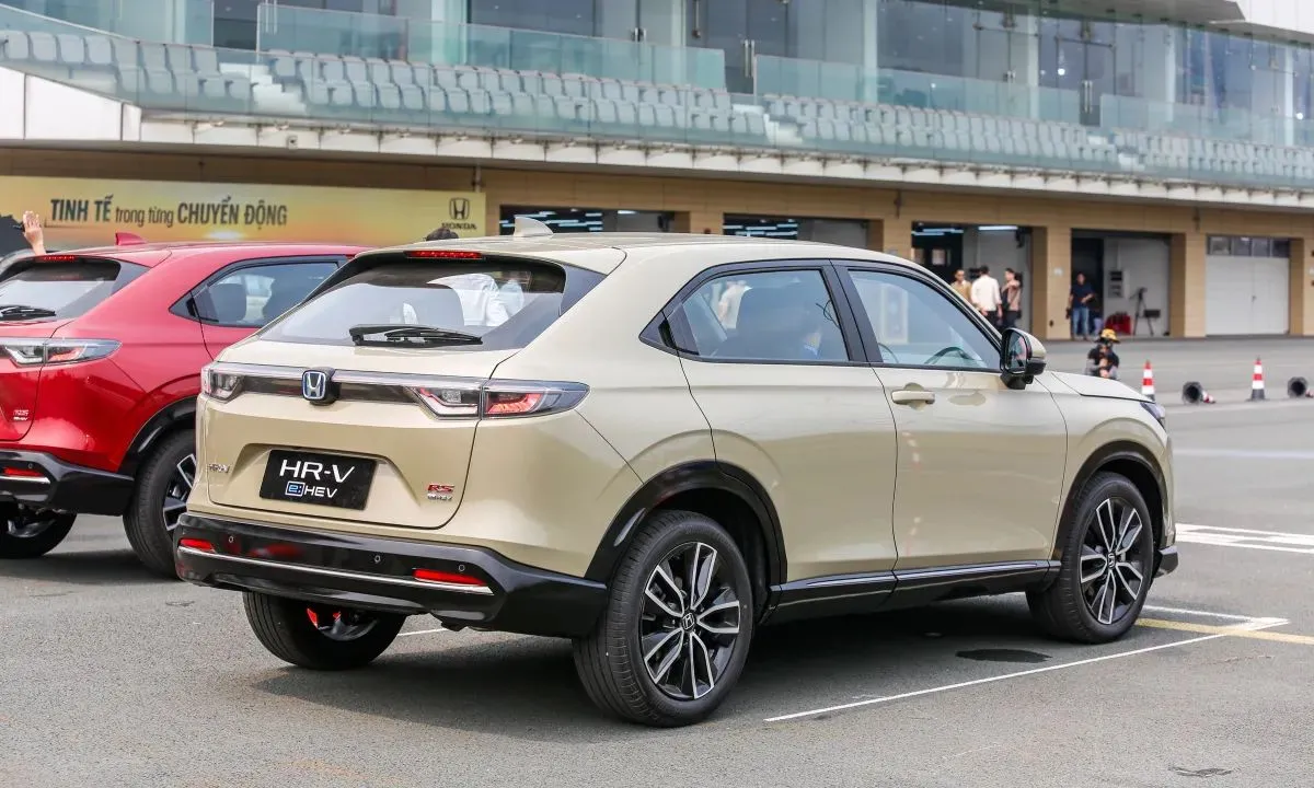 19 duoi xe hrv 2025