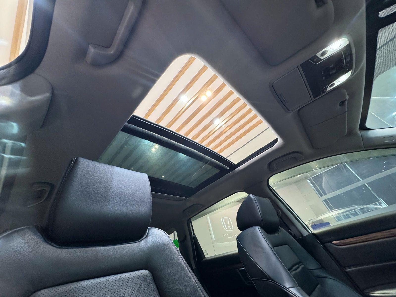 SIÊU PHẨM XE LƯỚT CHÍNH HÃNG "CRV L 2018" 21 SIÊU PHẨM XE LƯỚT CHÍNH HÃNG "CRV L 2018" z7333197299764 aff1f0822f4907b0438fb871fe4c4e1f SIÊU PHẨM XE LƯỚT CHÍNH HÃNG "CRV L 2018"
