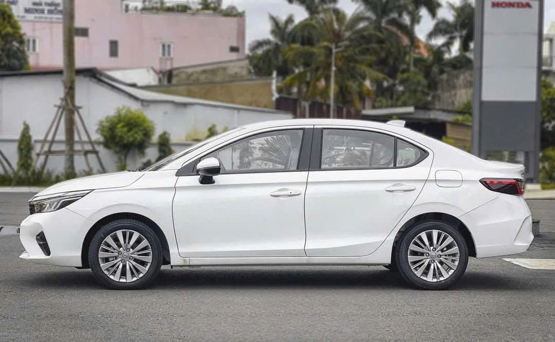 z7376617204417 896187bb2ccc5a7459da948c4a0df484 VÌ SAO HONDA CITY BẢN L LẠI LÀ LỰA CHỌN TIẾT KIỆM TÀI CHÍNH NHẤT ?
